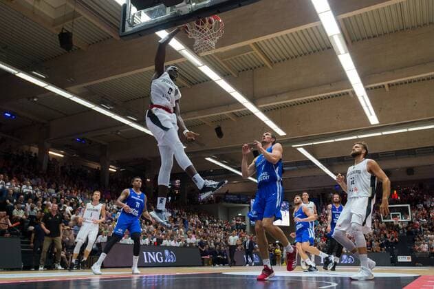 Basketball Hamburg 17.08.2019 Deutscher Basketball Bund DBB Nationalmannschaft Herren Männer Vorbereitungsspiel zum WM 2019 Supercup Deutschland (GER) - Tschechien (CZE) Isaac Bonga (Deutschland, No.00) Pavel Pumprla (Tschechien, No.06) *** Basketball Hamburg 17 08 2019 German Basketball Federation DBB National Team Men Men Preparation game for World Cup 2019 Supercup Germany GER Czech Republic CZE Isaac Bonga Germany, No 00 Pavel Pumprla Czech Republic, No 06