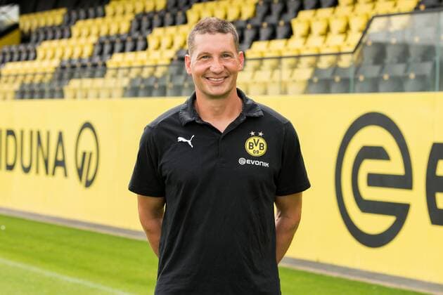 Andreas Beck Borussia Dortmund 1 BL, portrait date 2019 2020 Team2