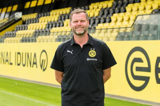 Goalkeeping coach Matthias Kleinsteiber Borussia Dortmund 1 BL, portrait date 2019 2020 Team2