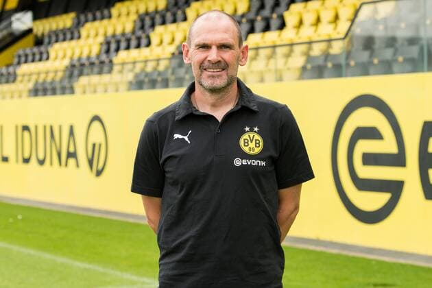 Co trainer Manfred Stefes Borussia Dortmund 1 BL, portrait date 2019 2020 Team2