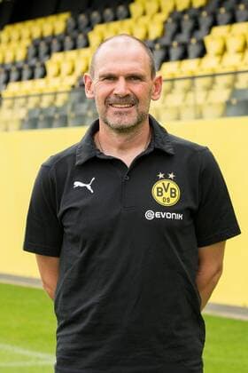 Co trainer Manfred Stefes Borussia Dortmund 1 BL, portrait date 2019 2020 Team2