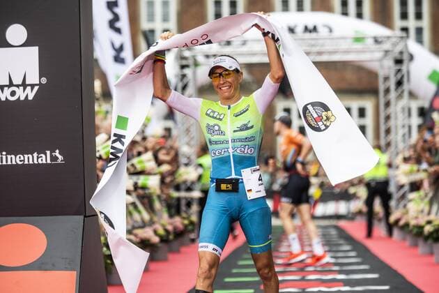 Bilder des Jahres 2019, Sport 08 August Sport Bilder des Tages Vinder af KMD Ironman, tyske Anne Haug, loeber over maalestregen soendag den 21. august 2019 i Koebenhavn. Deltagerne starter paa Amager strandpark med 3, 8 km loeb som bliver efterfulgt af 180 km cykling og 42, 2 km loeb.. , Denmark *** Winner of KMD Ironman, German Anne Haug, crosses the finish line Sunday 21 August 2019 in Copenhagen Participants start at Amager beach park with 3, 8 km run followed by 180 km cycling and 42, 2 km run, Denmark,  Copyright: ÓlafurxSteinarxRyexGestsson ÓlafurxSteinarxRyexGestssonx COP106 spdk20190818-163422-L