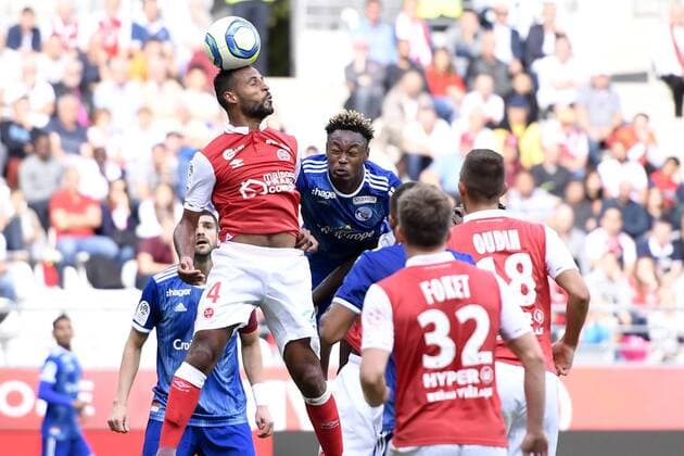 04 ALAIXYS ROMAO (REI) - 02 MOHAMED SIMAKAN (STRA) FOOTBALL : Reims vs Strasbourg - Ligue 1 Conforama - 18 08 2019 AnthonyBIBARD FEP Panoramic 