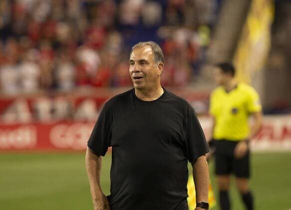 Red Bulls vs New England Revolution Head coach of New England Revolution Bruce Arena reacts during regular MLS, Fussball Herren, USA game against Red Bulls at Red Bull Arena Game ended in draw 1 - 1 Harrison New Jersey United States Red Bull Arena  LevxRadin PacificxPress