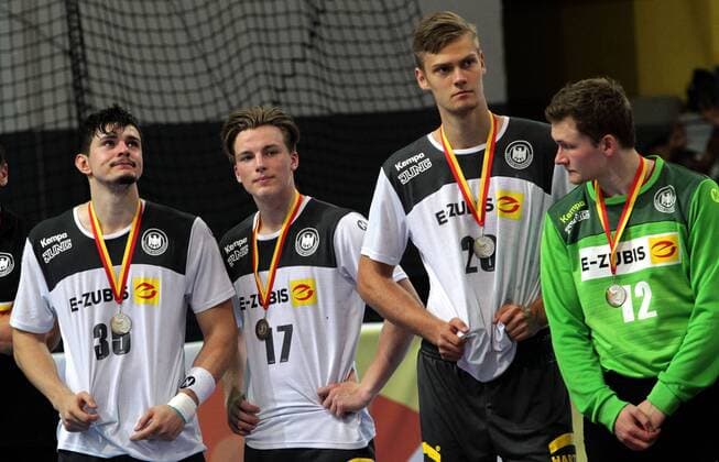18.08.2019 Skopje(North Macedonia) Egypt-Germany Vlll IHF men s handball Youth U19 Under19 World Championship, WM, Weltmeisterschaft Yassine Meddeb,Niels Lichtlein, Julius Meyer-Sirbert,Lukas Diedrich Germany with silver medalist : 