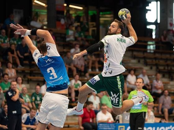 4 Tim Keule Frisch Auf Goeppingen vs. 3 Joshua Reuland TSV Bayer Dormagen , Frisch Auf Goeppingen vs. TSV Bayer Dormagen, DHB Cup, Handball, Men, 18 08 2019 Frisch Auf Goeppingen vs. TSV Bayer Dormagen, DHB Cup, Handball, Men, 18 08 2019 Goeppingen Copyright: xEIBNER Michael_Schmidtx EP_MST