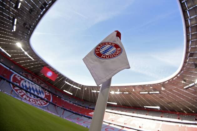 16 08 2019, Football 1 Bundesliga 2019 2020, 1 matchday, FC Bayern Munich Hertha BSC Berlin, in the Allianzarena Munich Bayern corner flag with the club logo DFL and DFB regulations prohibit any use of photographs as image sequences and or quasi video