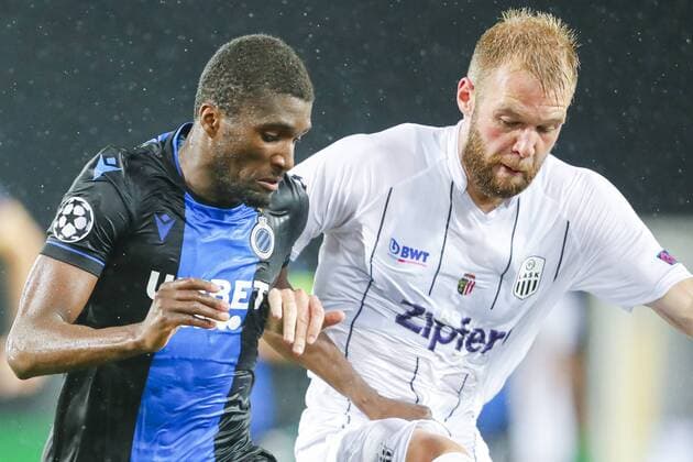 SOCCER - CL, play off, LASK vs Bruegge LINZ,AUSTRIA,20.AUG.19 - SOCCER - UEFA Champions League, play off, LASK vs FC Bruegge. Image shows Clinton Mata (Bruegge) and Joao Klauss De Mello (LASK). GEPAxpictures xJasminxWalter