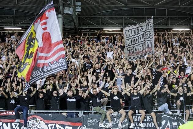 SOCCER - CL, play off, LASK vs Bruegge LINZ,AUSTRIA,20.AUG.19 - SOCCER - UEFA Champions League, play off, LASK vs FC Bruegge. Image shows fans of LASK. GEPAxpictures xJasminxWalter