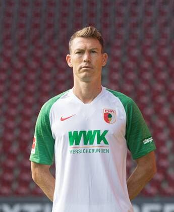 Stephan Lichtsteiner FC Augsburg 1907 1 BL, portrait date 2019 2020,
