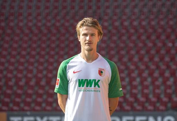 Tin Jedvaj FC Augsburg 1907 1 BL, portrait date 2019 2020,