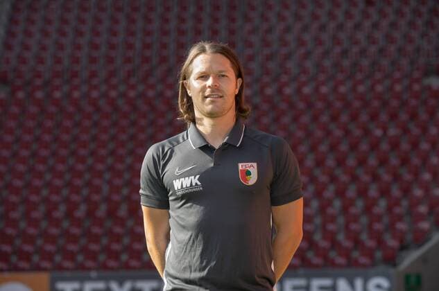 Michael Deiss Physiotherapist FC Augsburg 1907 1 BL, portrait date 2019 2020,