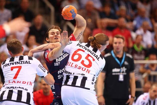 Magnus Roed Flensburg in duel with Magnis Landin Kiel, left and Lukas Nilsson Kiel THW Kiel vs SG Flensburg Handewitt, Handball, Pixum Super Cup, 21 08 2019 THW Kiel vs SG Flensburg Handewitt, Handball, Pixum Super Cup, 21 08 2019 Duesseldorf Copyright: xEIBNER RenexWeissx EP_RWS
