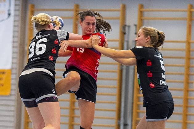 Schwieberdingen, Germany 21 August 2019 Test match 19 20 SG BBM Bietigheim vs VfL Tigers Waiblingen vs Vivien Jäger Waiblingen , Leonie Patorra Bietigheim , Ann Kynast Waiblingen Schwieberdingen Baden Württemberg Germany