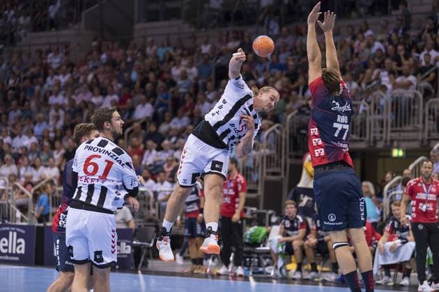 Lukas Nilsson THW Kiel against Magnus Roed SG Flensburg Handewitt on 21 08 2019 at the Pixum Super Cup in Düsseldorf Nordrhein Westfalen in the ISS Dome SG Flensburg Handewitt against THW Kiel Düsseldorf Nordrhein Westfalen Germany Copyright: xMartinxZiemerx xnordpoolx