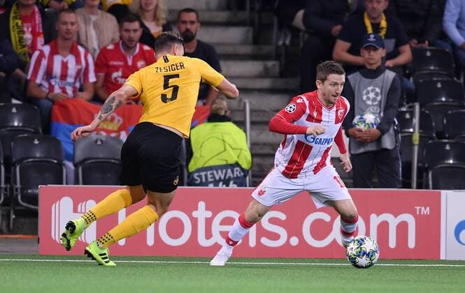 FOOTBALL CHAMPIONS LEAGUE SAISON 2019 2020 Play Off First leg in Bern BSC Young Boys Bern Red Star Belgrade 21 08 2019 Marko Marin re, Red Star Berlgrad vs. Cedric Zesiger li, BSC Young Boys Bern