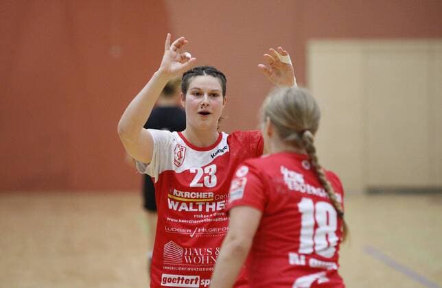 Germany Hattersheim 21 08 2019 Handball Hessen Test match womens season 2019 2020 TSG Eddersheim red 1 FSV Mainz 05 black v l Lena Thoß Eddersheim , Julia Krämer Eddersheim Sport TSG Eddersheim 1 FSV Mainz 05