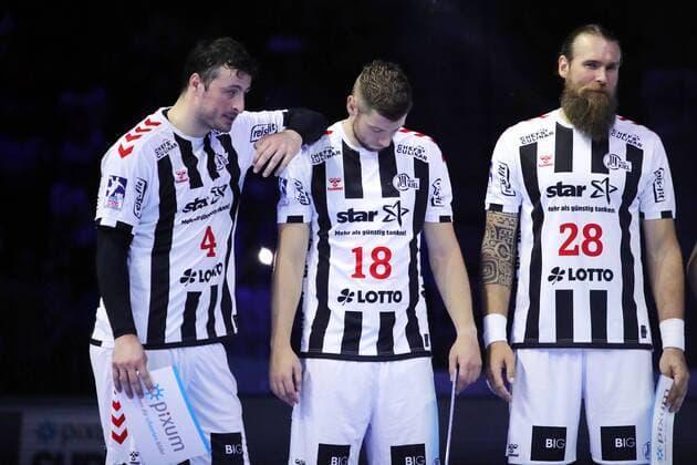 Kiel players are disappointed after the defeat in the Super Cup game against Flensburg, from left Domagoj Duvnjak Kiel , Niclas Ekberg Kiel , Pavel Horak Kiel THW Kiel vs SG Flensburg Handewitt, Handball, Pixum Super Cup, 21 08 2019 THW Kiel vs SG Flensburg Handewitt, Handball, Pixum Super Cup, 21 08 2019 Duesseldorf Copyright: xEIBNER RenexWeissx EP_RWS