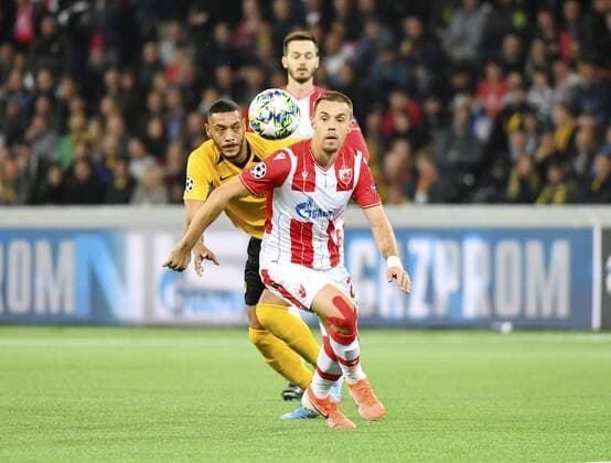 21 08 2019 Bern ,Stade de Suisse Football Men Season 2019 2020 Champions League BSC Young Boys Red Star Belgrade In picture Guillaume Hoarau YB against Milan Rodic Red Star Gesture Duel fight