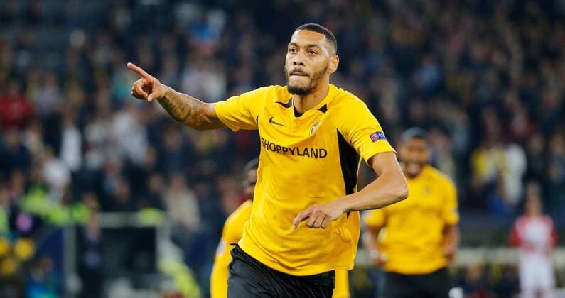 21 08 2019 Stade de Suisse Bern , SWITZERLAND , Season 2019 2020 Mens Football UEFA Champions League Qualification First leg BSC Young Boys Bern Red Star Belgrade Goal celebration after his penalty kick to 2 2 , Guillaume Hoarau Young Boys