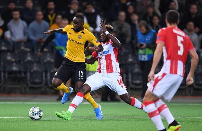 FOOTBALL CHAMPIONS LEAGUE SAISON 2019 2020 Play Off First leg in Bern BSC Young Boys Bern Red Star Belgrade 21 08 2019 Richmond Boakye Mitte, Red Star Belgrade fouls Nicolas Ngamaleu BSC Young Boys Bern the following penalty kick leads to 2 2 equaliser