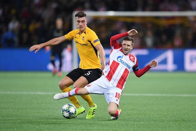 FOOTBALL CHAMPIONS LEAGUE SAISON 2019 2020 Play Off First leg in Bern BSC Young Boys Bern Red Star Belgrade 21 08 2019 Marko Marin re, Red Star Belgrade vs. Cedric Zesiger li, BSC Young Boys Bern