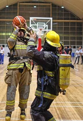 August 22, 2019 EUM20190822SOC06 JPG VERACRUZ, See FirefighterBomberos Basketball August 22, 2019 With suit and equipment well on, Firefighters of Veracruz faced their peers from Boca del Rio, in the auditorium Benito Juarez This is the second year that this basketball match is held, where athletes play with the 25 kilos weighed by the fire fighting equipment Photo Agency EL UNIVERSALEELG Latin News August 22, 2019  - ZUMAu78_ 20190822_zaf_u78_055 Copyright: xElxUniversalx