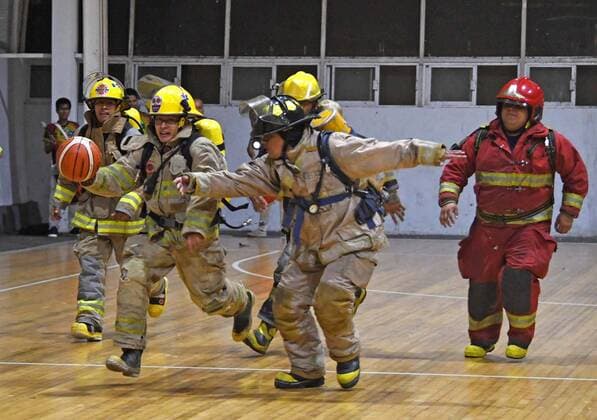 August 22, 2019 EUM20190822SOC03 JPG VERACRUZ, See FirefighterBomberos Basketball August 22, 2019 With suit and equipment well on, Firefighters of Veracruz faced their peers from Boca del Rio, in the auditorium Benito Juarez This is the second year that this basketball match is held, where athletes play with the 25 kilos weighed by the fire fighting equipment Photo Agency EL UNIVERSALEELG Latin News August 22, 2019  - ZUMAu78_ 20190822_zaf_u78_056 Copyright: xElxUniversalx