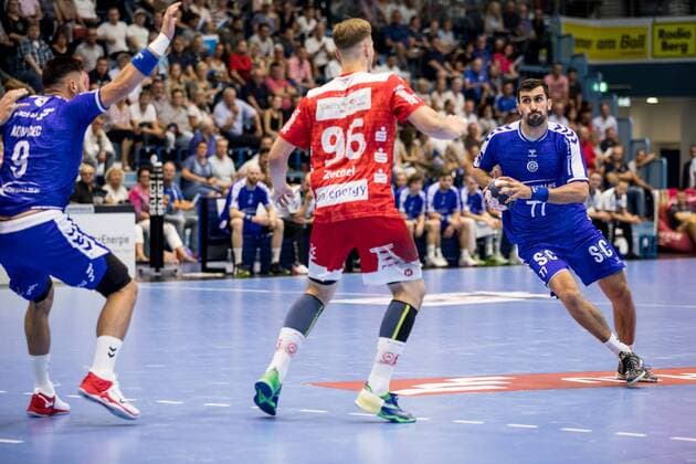 2 Handball Bundesliga VfL Gummersbach TUSEM Essen 24 08 2019 Tim Zechel 96, TUSEM Essen , Janko Bozovic 77, VfL Gummersbach , 2 Handball Bundesliga VfL Gummersbach TUSEM Essen Gummersbach, Schwalbe arena Copyright: xBEAUTIFULxSPORTS Wunderlx