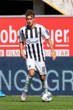 Paderborn, Germany 24 08 2019, 1 Bundesliga, 2 Matchday, SC Paderborn 07 SC Freiburg, Luca Waldschmidt SCF in action Defodi 01061008540 Defodi-061 DFL REGULATIONS PROHIBIT ANY USE OF PHOTOGRAPHS AS IMAGE SEQUENCES AND OR QUASI-VIDEO.