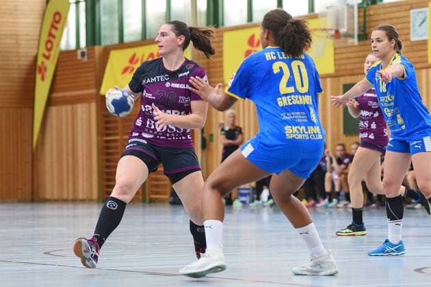 Svenja Huebner TusSies Metzingen 26 against Sharleen Greschner HC Leipzig 20 DHB, Handbal, women, preparation, tournament, Lotto Cup, Ludwigsburg, 24 08 2019, photo TBaur Eibner 28 International Womens Handball Tournament Lotto Cup Ludwigsburg Copyright: xEIBNER TobiasxBaurx EP_TBR
