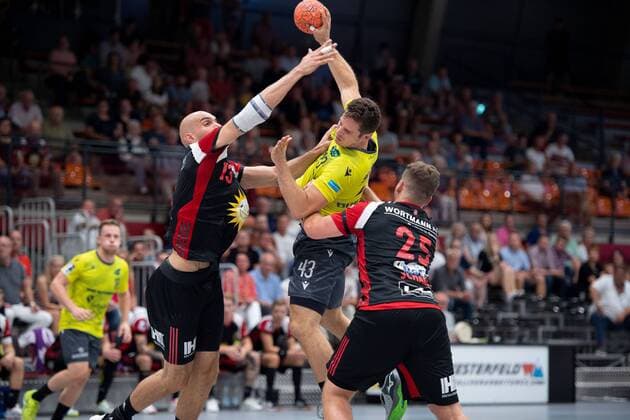 Lübbecke, Germany 24 08 2019 2 Handball Bundesliga 2019 2020 TuS N Lübbecke vs DJK Rimpar Wolfe L R Marko Bagaric Lübbecke , Benedikt Brielmeier Rimpar , Moritz Schade Lübbecke Lübbecke Nordrhein Westfalen Germany Merkur Arena