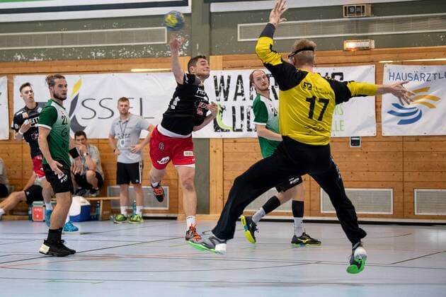 24 08 2019 Handball Season 2019 2020 3 League HC Erlangen HCE U23 TV Hochdorf ThHa Ferdinand Neuß 6, HC Erlangen II Thomas Bolling 17, TV Hochdorf
