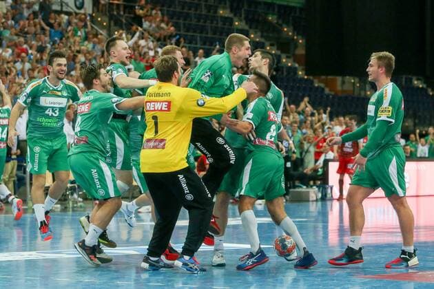 DHfK Fuechse Berlin Handball Leipzig, 25 08 2019, Arena Leipzig, Handball, 1 Bundesliga, 1 Matchday , SC DHfK Füchse Berlin 24 23 10 14 , In the picture players of the SC DHfK cheer the victory,