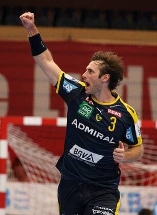 Handball, 1 Bundesliga The Owls Ludwigshafen Rhine Neckar Lions, 1 matchday on 25 08 2019, season 2019 20, ZmdZ, Uwe Gensheimer 3, Rhine Neckar Lions cheering, The Owls Ludwigshafen Rhine Neckar Lions