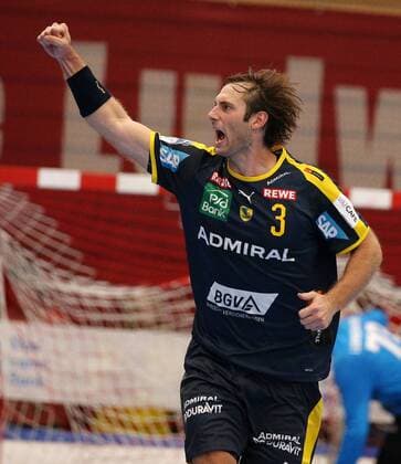 Handball, 1 Bundesliga The Owls Ludwigshafen Rhine Neckar Lions, 1 matchday on 25 08 2019, season 2019 20, ZmdZ, Uwe Gensheimer 3, Rhine Neckar Lions cheering, The Owls Ludwigshafen Rhine Neckar Lions