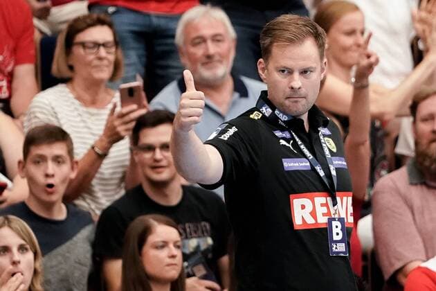 Kristjan Andresson coach, head coach, RNL , thumbs up, gesture, gesture, confident, optimistic, action, action, single picture, 25 08 2019, Ludwigshafen am Rhein, handball, Bundesliga, TSG Ludwigshafen Friesenheim The Owls Rhine Neckar Lions xozx