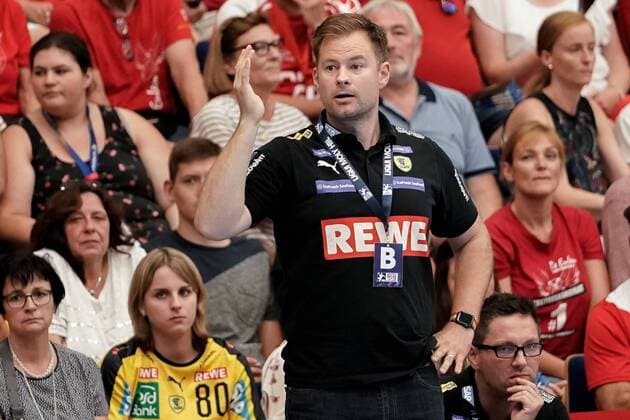 Kristjan Andresson Trainer, Head Coach, RNL , gives instructions, gesticulated, gesticulate with arms, gives instructions, gesticulate, single picture, action, action, 25 08 2019, Ludwigshafen am Rhein, Handball, Bundesliga, TSG Ludwigshafen Friesenheim The Owls Rhine Neckar Lions xozx