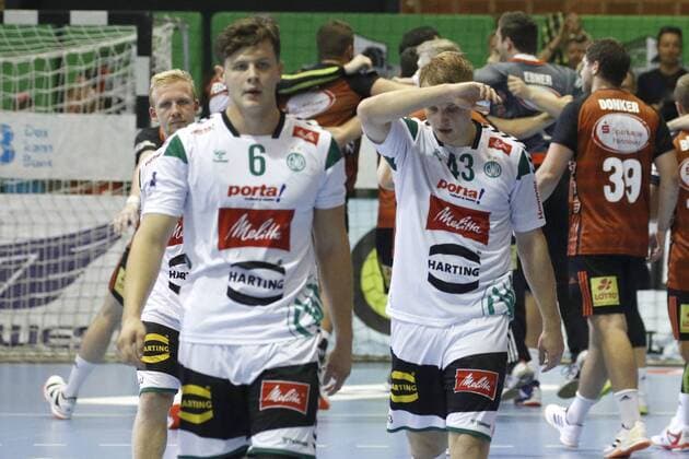 25 08 2019, Swiss Life Hall, Hannover, Ligaspiel, 1 League, TSV Hannover Burgdorf vs. GWD Minden, in picture Justus Richtzenhain 6, Minden and Christoph Reissky 43, Minden are disappointed after the defeat TSV Hannover Burgdorf vs. GWD Minden