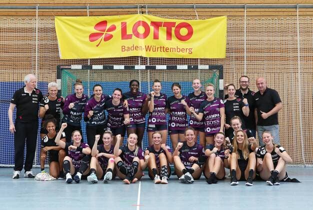 25 08 2019, Germany, Ludwigsburg, Handball Lottocup 2019, Final TuS Metzingen vs Kurpfalz Bears Ketsch Tournament Winner, Team Photo, Cheers, Final Cheers TuS