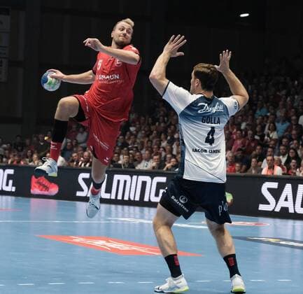 25 08 2019 xkhx Melsungen Handball Bundesliga Season 2019 2020 MT Melsungen against SG Flensburg Handewitt Julius Kühn 5, MT Melsungen against Johannes Golla Flensburg