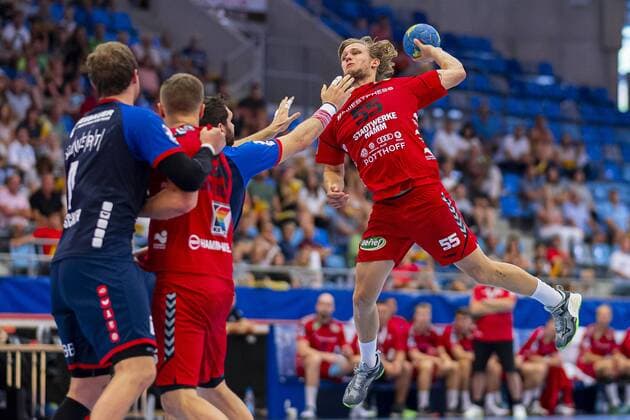 Bietigheim, Germany 25 August 2019 2 BL 19 20 SG BBM Bietigheim vs ASV Hamm Westfalen Marten Franke Hamm at the litter, Jonathan Fischer Bietigheim in the defensive position Bietigheim Egetrans Arena Baden Württemberg Germany
