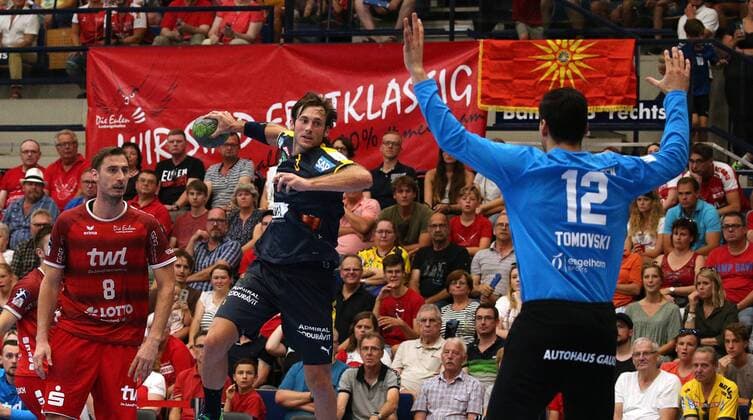 Handball, 1 Bundesliga Die Eulen Ludwigshafen Rhein Neckar Löwen, 1 matchday on 25 08 2019, season 2019 20, ZmdZ, Uwe Gensheimer 3, Rhein Neckar Löwen scored a goal against Martin Tomovski 12, goalkeeper Eulen Ludwigshafen , goal throw, goal shot, goal jubilation, Die Eulen Ludwigshafen Rhein Neckar Löwen