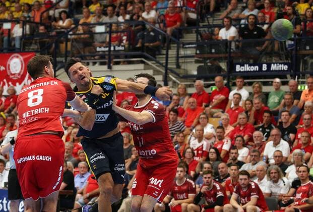 Handball, 1 Bundesliga Die Eulen Ludwigshafen Rhein Neckar Löwen, 1 matchday on 25 08 2019, season 2019 20, ZmdZ, Alexander Petersson 32, Rhein Neckar Löwen scores a goal, goal celebration, Die Eulen Ludwigshafen Rhein Neckar Löwen