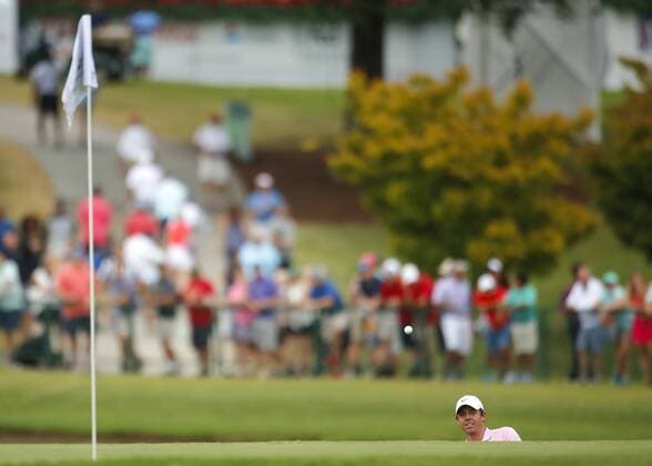 Bilder des Jahres 2019, Sport 08 August ATLANTA, GA - AUGUST 25: Rory McIlroy of Northern Ireland plays a shot from a bunker on the eighth hole during the final round of the TOUR Championship at East Lake Golf Club in Atlanta, GA. (Photo by Todd Kirkland Icon Sportswire) GOLF: AUG 25 PGA, Golf Herren - TOUR Championship Icon488190825858