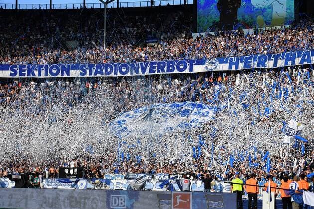 Bilder des Jahres 2019, Sport 08 August Die Fans in der Ostkurve mit einer Konfetti-Choreographie Hertha BSC Berlin - VfL Wolfsburg 1. Bundesliga 2019 2020, 1. BL, 1. Bundesliga, DFL, Fußball, Fussball, soccer, Herren, Männer, Maenner, Deutschland, Germany Berlin, 25.8.2019, Olympiastadion DFL REGULATIONS PROHIBIT ANY USE OF PHOTOGRAPHS AS IMAGE SEQUENCES AND OR QUASI-VIDEO *** The fans in the Ostkurve with a confetti choreography Hertha BSC Berlin VfL Wolfsburg 1 Bundesliga 2019 2020, 1 BL, 1 Bundesliga, DFL, Football, Soccer, Men, Men, Men, Germany, Germany Berlin, 25 8 2019, Olympic Stadium DFL REGULATIONS PROHIBIT ANY USE OF PHOTOGRAPHS AS IMAGE SEQUENCES AND OR QUASI VIDEO