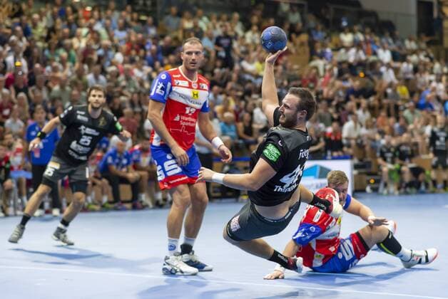 25 8 2019, Dresdens Jonas Thümmler successful in circle, handball, 2 Bundesliga, HC Elbflorenz Dresden ThSV Eisenach 28 26, c MR