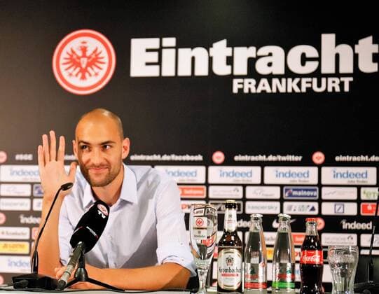 26 08 2019 Frankfurt am Main, Commerzbankarnea Season 2019 2020, 1 Bundesliga, Eintracht Frankfurt SGE Presentation Newcomer Bas Dost emspor, DFL regulations prohibit any use of photographs as image sequences and or quasi video