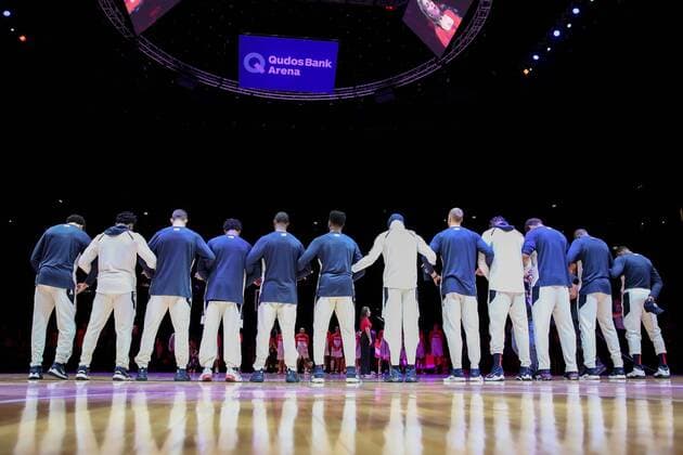August 26, 2019, Sydney, NSW, Australia: Team USA lock arms during the singing of the USA National Anthem at the International Basketball series between Team USA and Canada at Qudos Bank Arena on August 26, 2019 in Sydney, NSW Australia Team USA vs Canada - ZUMAa155 20190826_zaa_a155_004 Copyright: xChristopherxKhouryx