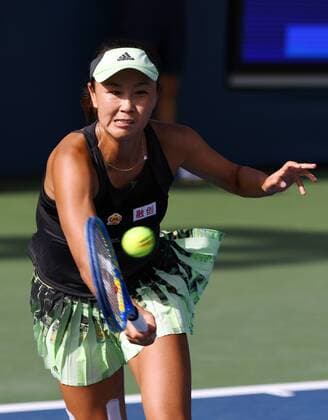 US Open, Tag 2 (190827) -- NEW YORK, Aug. 27, 2019 -- Peng Shuai of China hits a return during the women s singles first round match between Varvara Lepchenko of the United States and Peng Shuai of China at the 2019 US Open in New York, the United States, Aug. 26, 2019. ) (SP)US-NEW YORK-TENNIS-US OPEN-WOMEN S SINGLES LiuxJie 